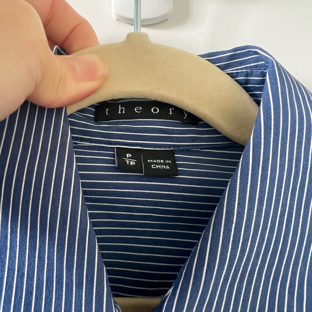 Theory Fitted Shirt in Good Cotton Size P (00)